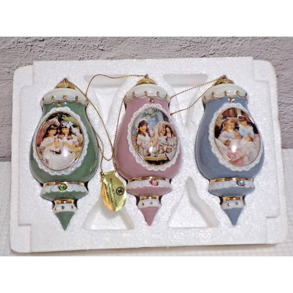 The Bradford Editions Ornaments - Story Book Mem - Cats in Cradle - How Precious